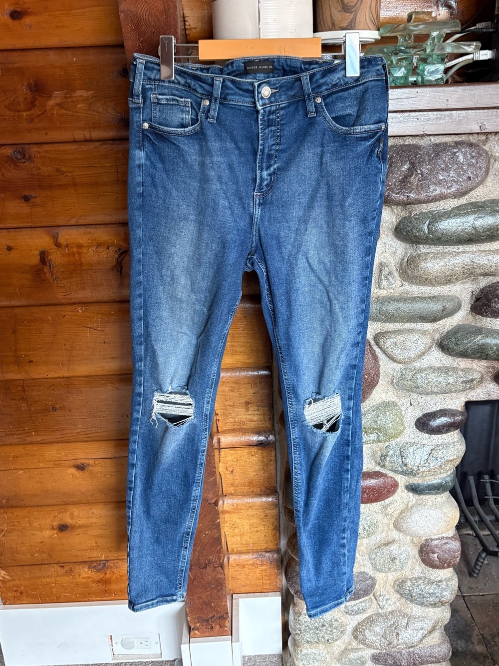 Silver Jeans Co Infinite Fit High Rise Distressed Skinny Jeans L